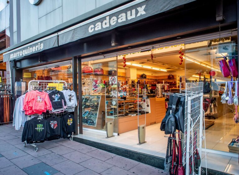 JRP 0043 1600x1176 768x564